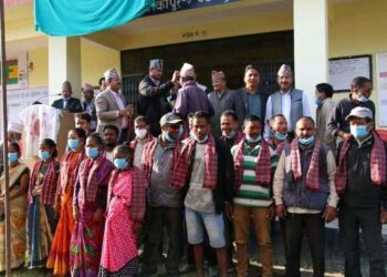 टिकापुरमा एकैदिन ७४ जना एमाले प्रवेश