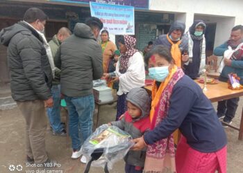 स्वर्गीय गाेरे बहादुर ठकुल्लाकाे सम्झनामा परिवारद्वारा शैक्षिक सामग्री सहयाेग