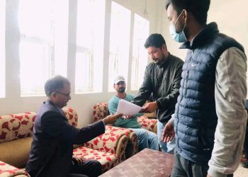 ११बुदे माग राखी प्रमुख प्रशासकिय अधिकृतको कार्यकक्षमा तालाबन्दी