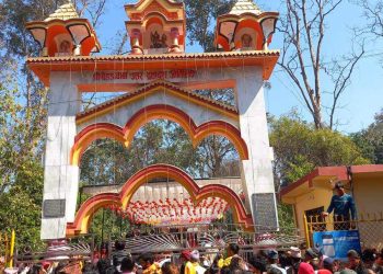 बेहडाबाबा मन्दिरमा आकाशबाट पुष्प वर्षा, लाखौँ भक्तजनले गरे दर्शन