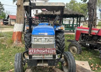 ७ गोलिया काठ सहित ट्याक्टर बरामत