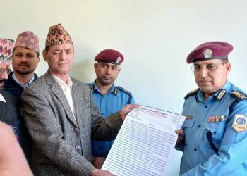 नेपाल पूर्व प्रहरी संगठनले बुझाए कैलाली जिल्ला प्रहरी प्रमुखलाई ज्ञापनपत्र