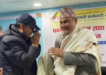 मुख्यमन्त्री शाह र बिधान समितिका सभापति बिष्टलाई गरे सम्मान कर्मचारी युनियनले