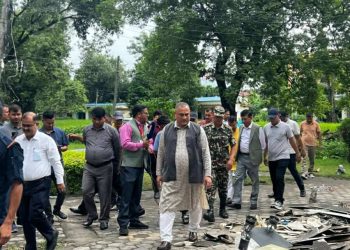 सुदूरपश्चिम प्रदेशका मुख्यमन्त्री शाहद्धारा जलेका सरकारी भवनको स्थलगत अनुगमन