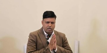 कैलाली–५ का एमाले उम्मेदवार ढुङ्गानाले सार्वजनिक गरे प्रतिबद्धता : सूचना प्रविधि, शिक्षा, स्वास्थ्य, रोजगारी र सामाजिक न्याय प्राथमिकतामा