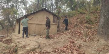 कैलालीको गोदावरी सामुदायिक वन क्षेत्रमा अतिक्रमण हटाउने अभियान सुरु