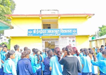 धनगढीको ईन्द्रोदयका विद्यार्थी आन्दोलित,शिक्षक कार्यकक्षमै थुनिए