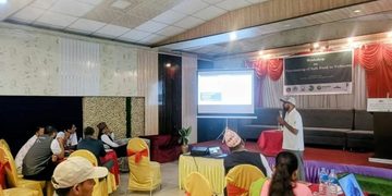 सिनो खाएर वातावरण जोगाउँछन् गिद्ध